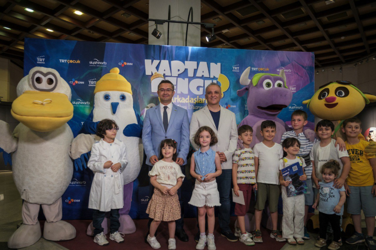 TRT ortak yapımı 'Kaptan Pengu ve Arkadaşları 3: Buz Mandası Efsanesi'  filminin galası gerçekleştirildi